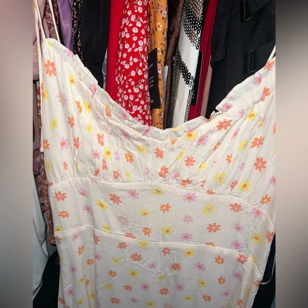 NWT floral dress - Picture 2 of 4